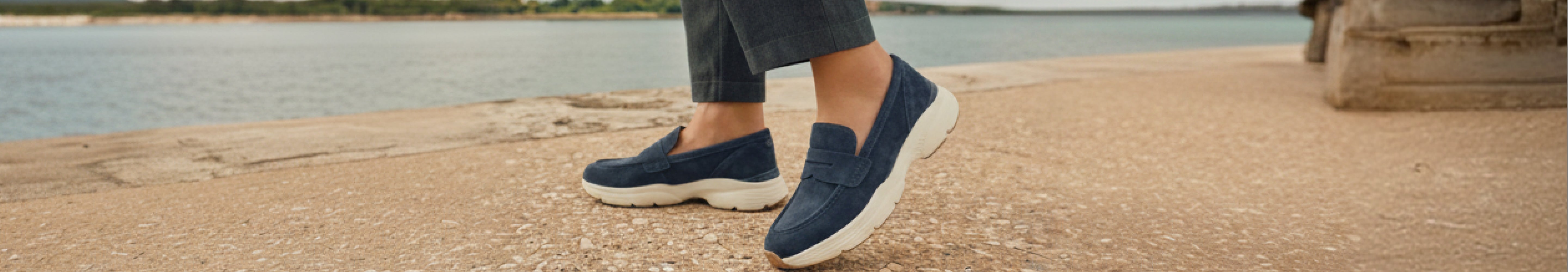 Promotional banner featuring Easy Spirit women's casual shoes