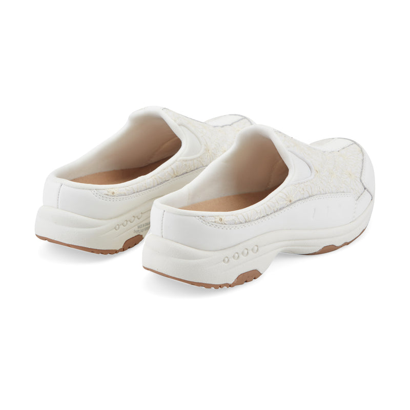 Easy Spirit - Women's - Traveltime Clogs