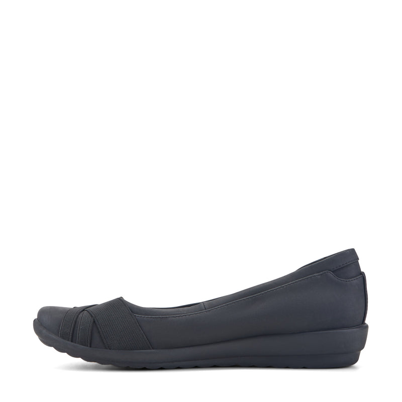 Women's Easy Spirit Acasia Flats Wide 7 Black Women's Easy Spirit Acasia Flats Wide 7 Black